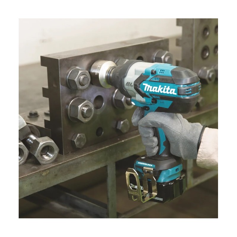 Ударный гайковерт DTW1001RTJ 1050 Нм 5.0 Aч 18 В MAKITA